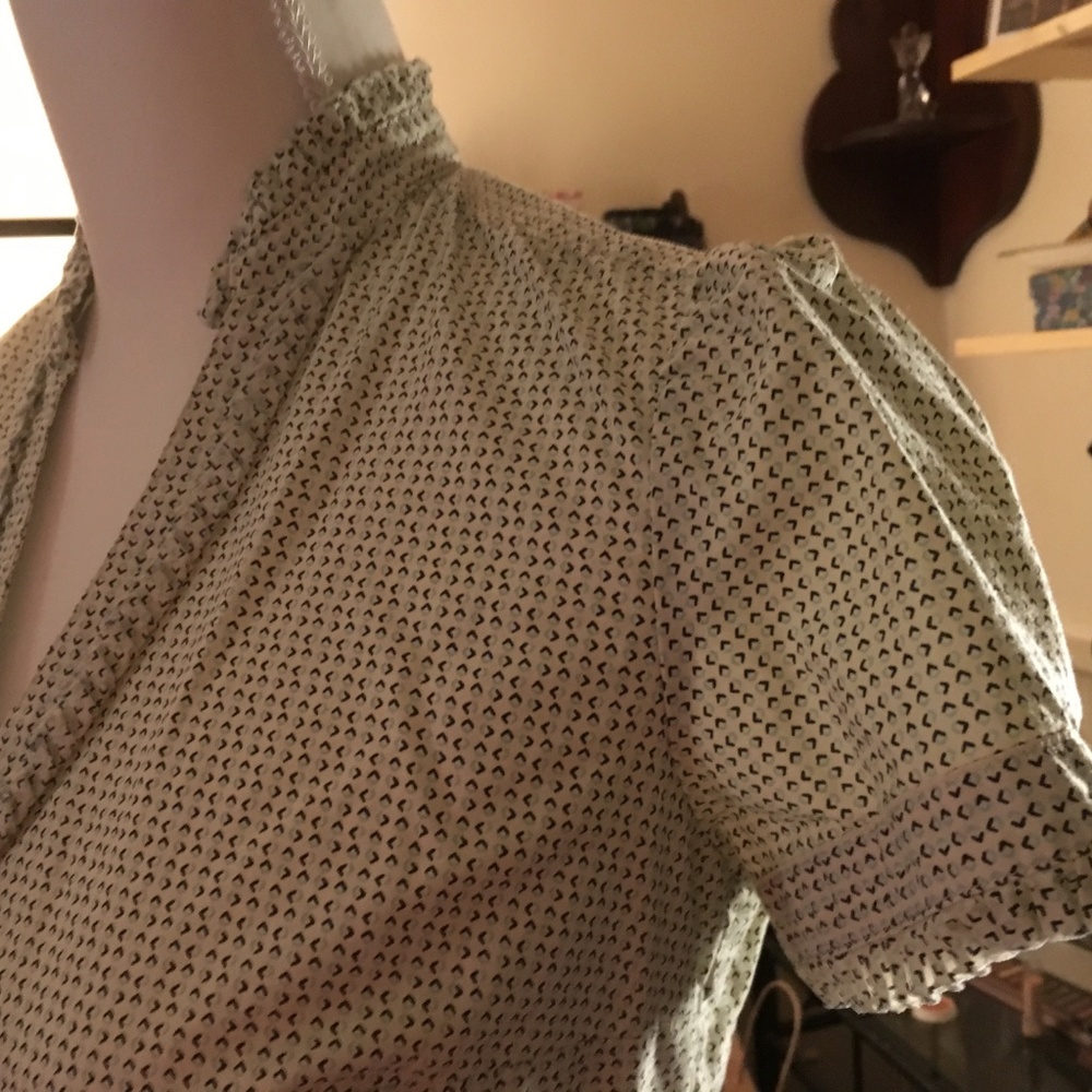 Top - Picture 2 of 4